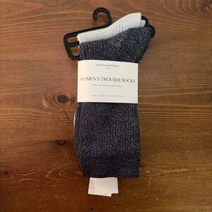 NWT BANANA REPUBLIC ORGANIC COTTON WOMENS TROUSER SOCKS 2 Pair NAVY & SILVER